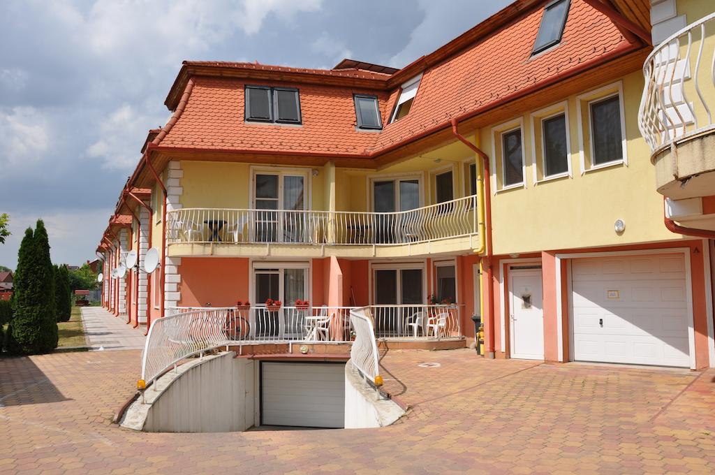 Jazmin Panzio Hotel Hajduszoboszlo Exterior photo