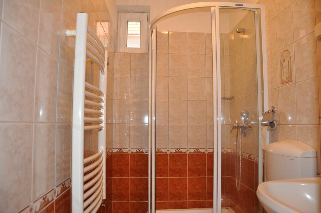 Jazmin Panzio Hotel Hajduszoboszlo Room photo